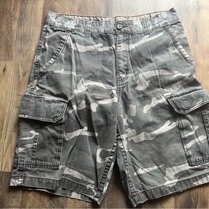 Men’s cargo shorts